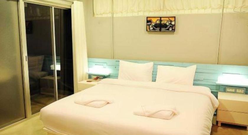 Oyo 292 The Oddy Hip Hotel Patong Exterior foto