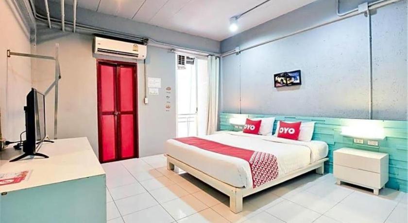 Oyo 292 The Oddy Hip Hotel Patong Exterior foto